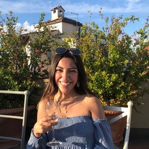 Meet your Posher, Paola